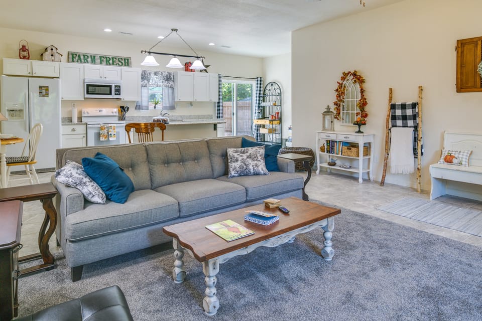 Charming Gravois Mills Escape w/ Private Backyard! Cottage in Lake of the Ozarks