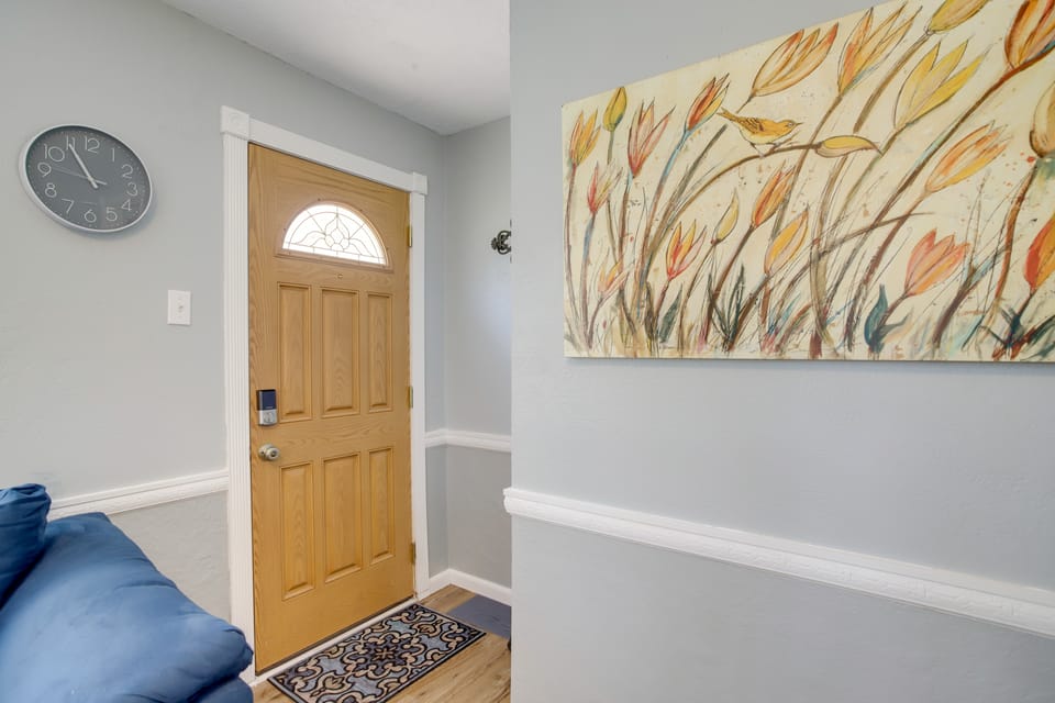 Cozy Shenandoah Home < 2 Mi to The Woodlands Mall! House in Shenandoah
