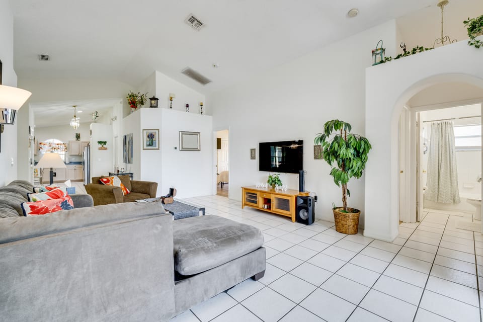 4 Mi to Disney: Family Getaway w/ Game Room! House in Four Corners