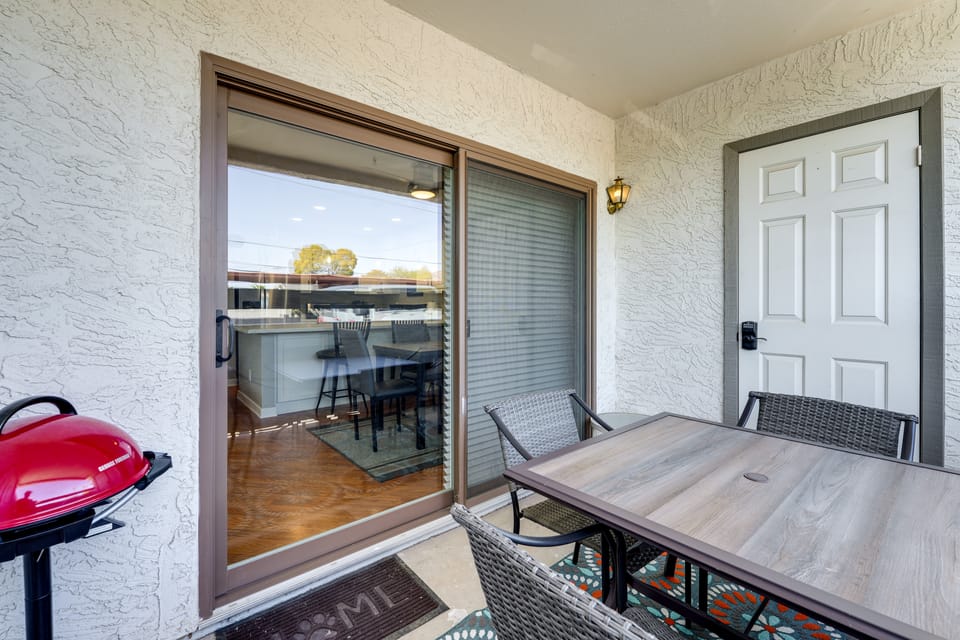 Patio & Pool Access: Modern Oasis 5 Mi to ASU! Apartment in Scottsdale