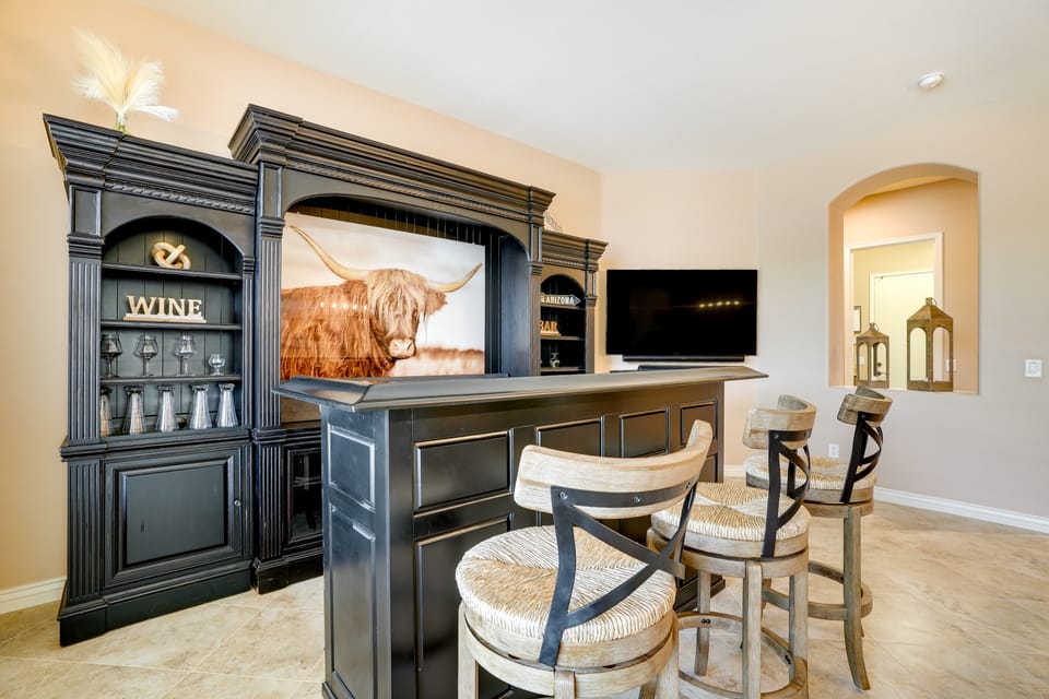 Pool, Hot Tub & Putting Green: Estrella Mtn 4BR House in Goodyear
