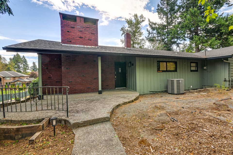 Relax & Recharge: Edgewood Home w/ Balcony House in Puget Sound