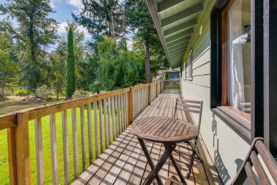 Relax & Recharge: Edgewood Home w/ Balcony House in Puget Sound