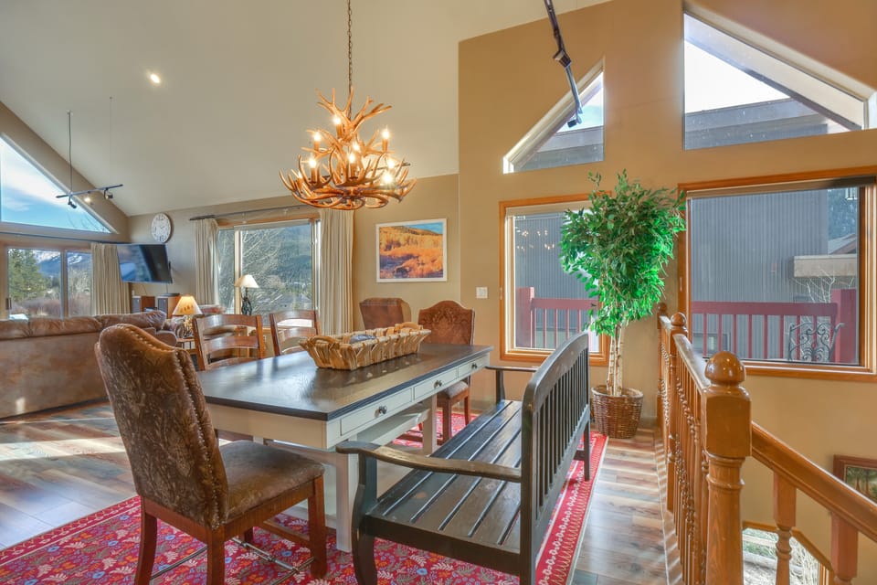 1 Mi to Keystone Lifts: Hot Tub Haven w/ Mtn Views House in Keystone