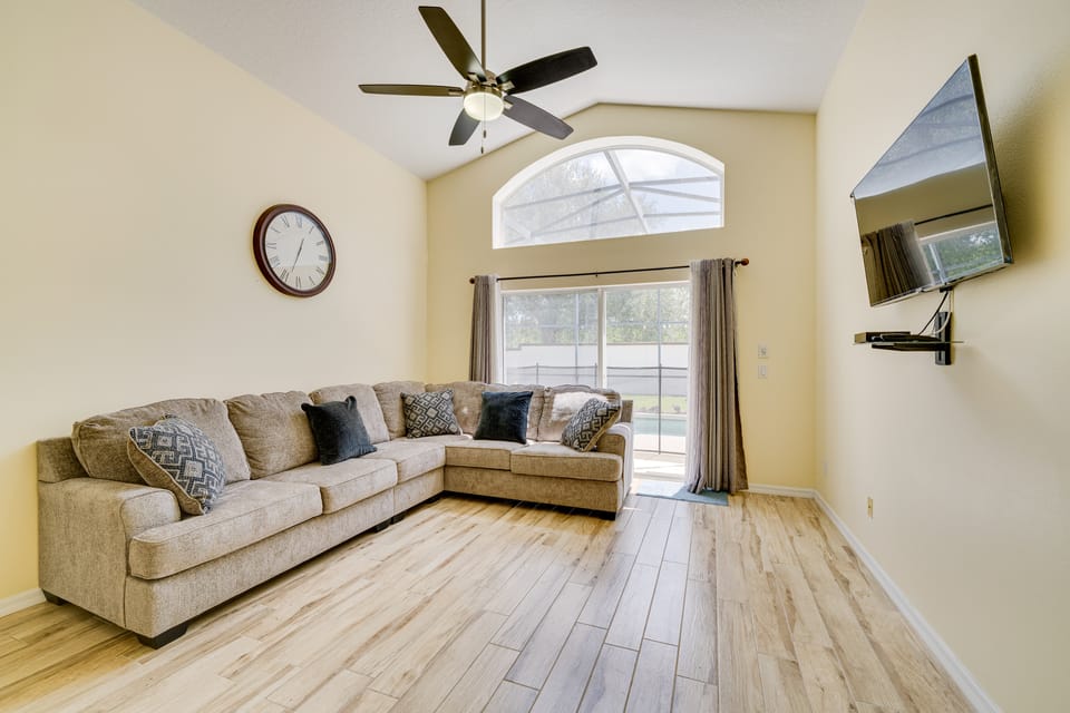 12 Mi to Disney: Family Home in Davenport House in Loughman