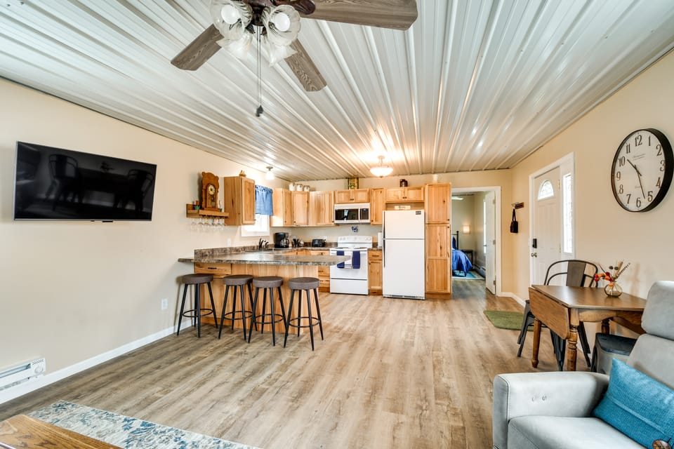 Serene Belgrade Hideaway with Fire Pit & Grill! House in Ozark Mountains
