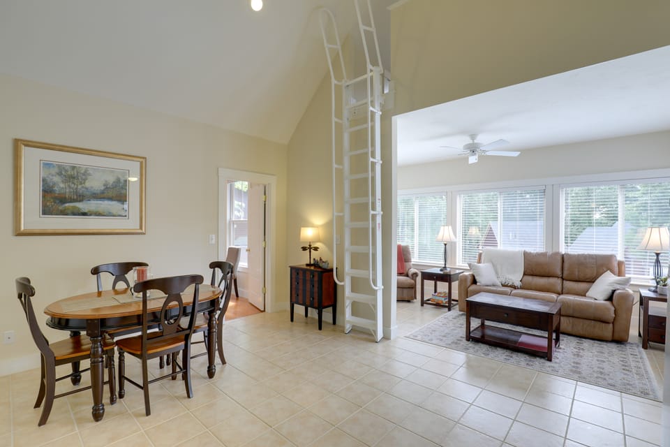 Inviting Summer Village Cottage: Golf Cart & More! Cottage in Westford