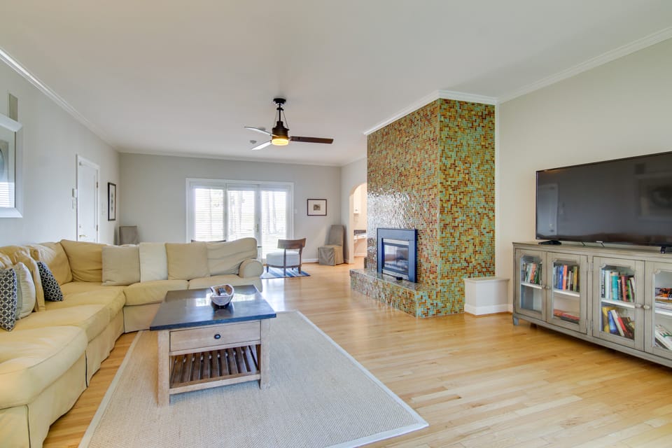 Waterfront Cambridge Gem w/ Hot Tub, Pool & Dock! House in Maryland