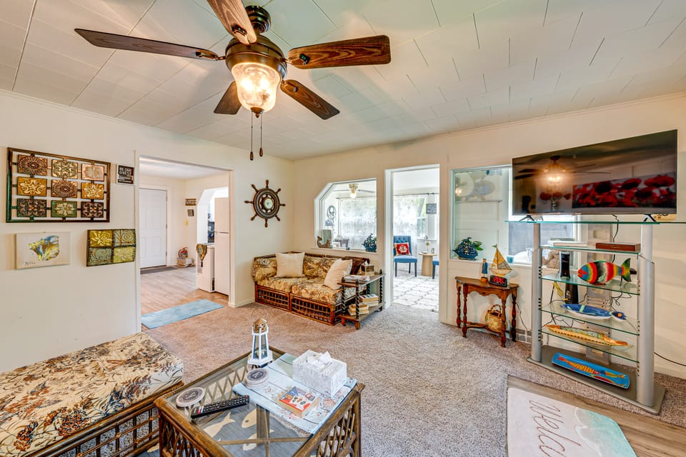 Powers Lake Home w/ Patio - 9 Mi to Lake Geneva! House in Powers Lake