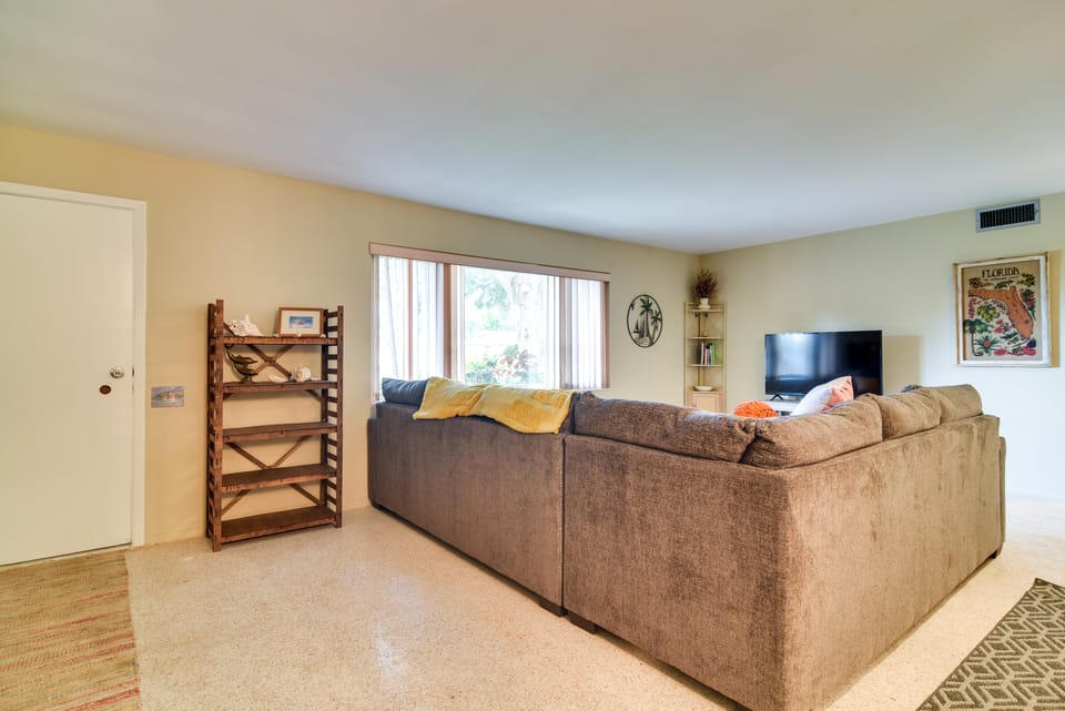 3 Mi to Gulf: Seminole Retreat w/ Patio House in Seminole