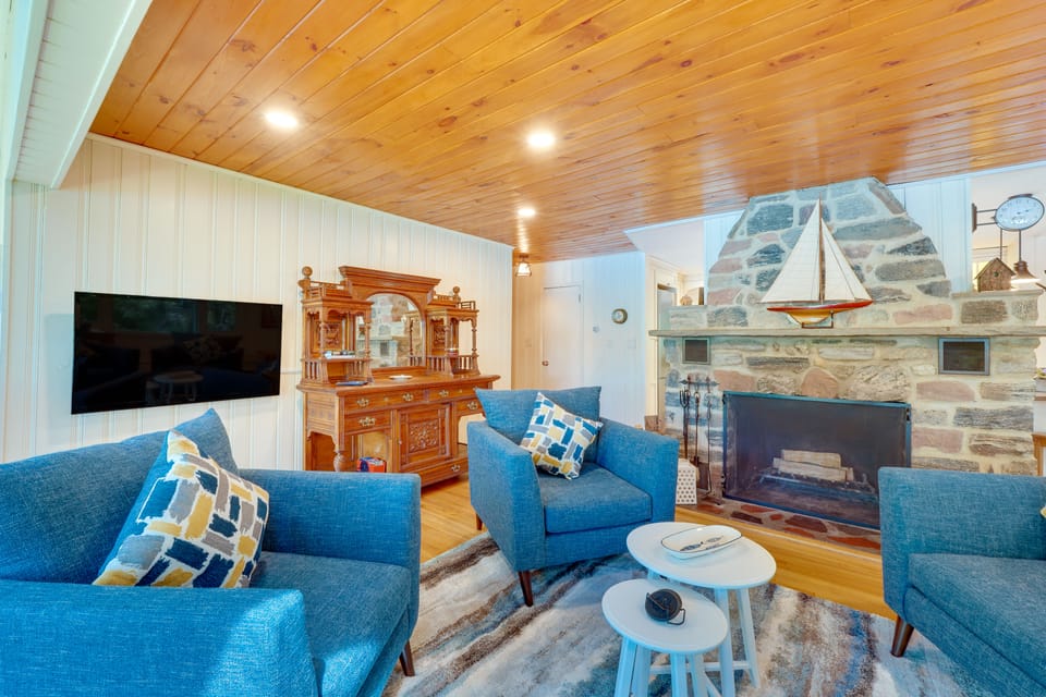 Lakefront Brewster Vacation Rental w/ Private Dock Cottage in Connecticut