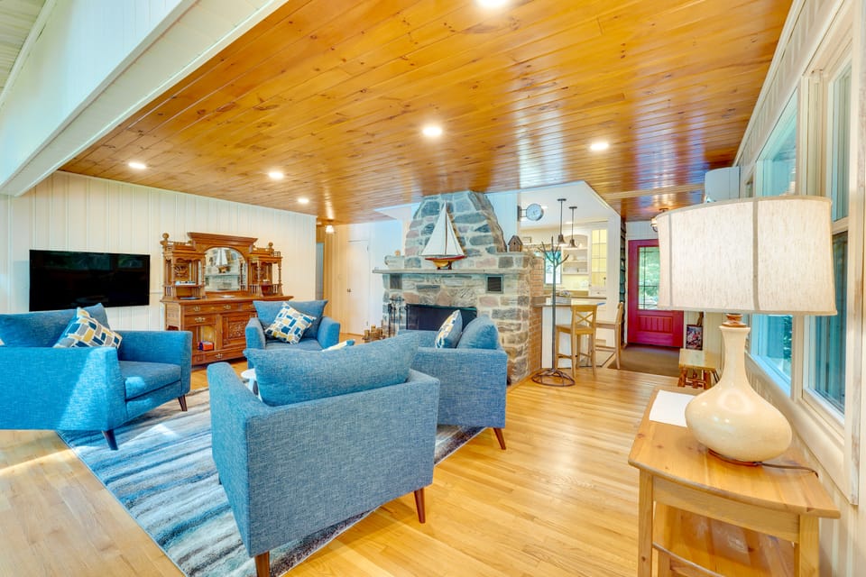 Lakefront Brewster Vacation Rental w/ Private Dock Cottage in Connecticut