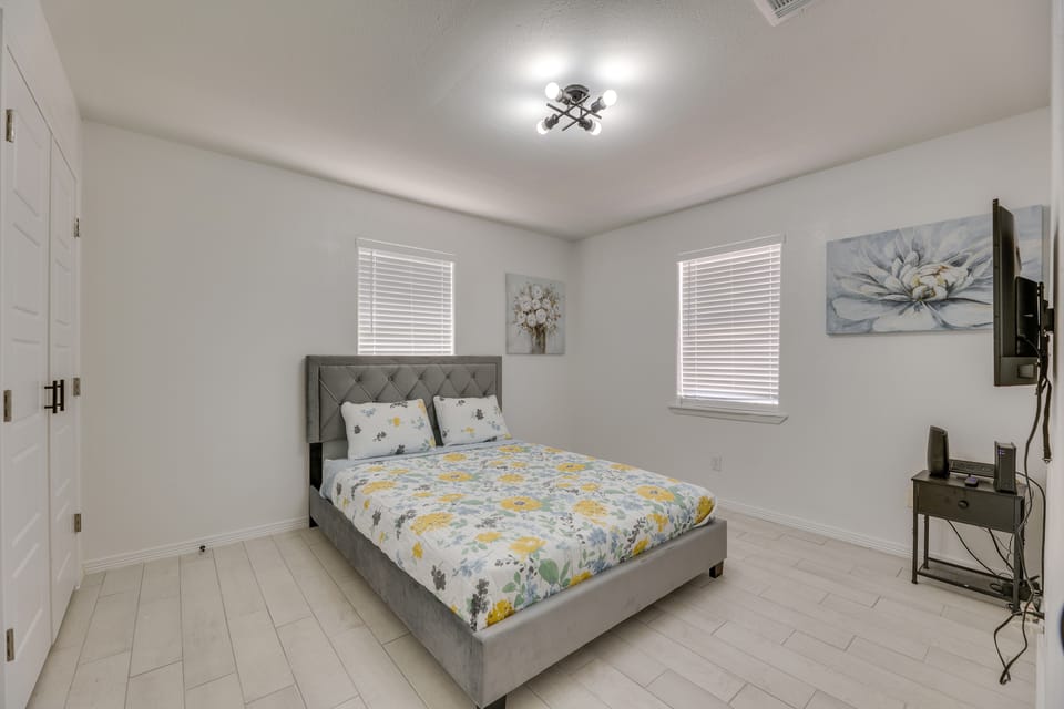 Walk to UTRGV! Edinburg Home w/ Fenced Yard House in Edinburg
