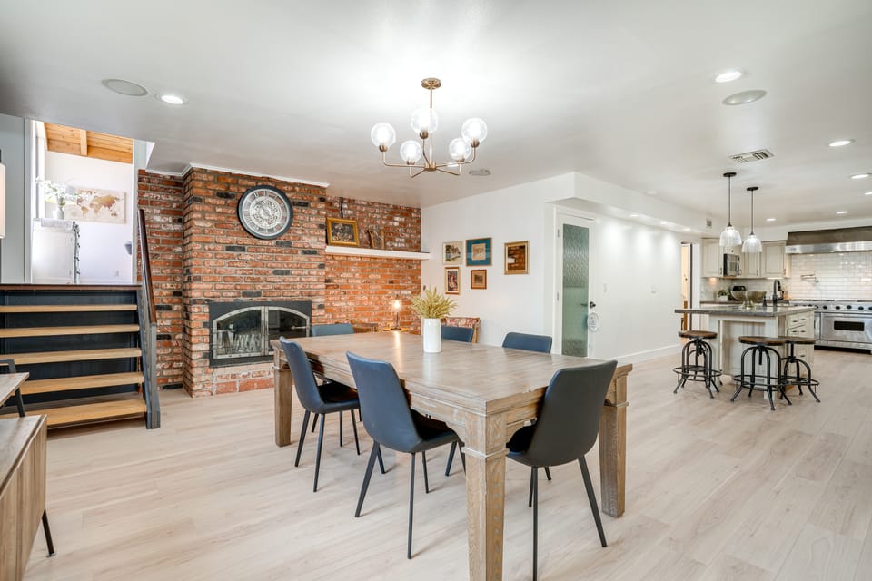 Chic Santa Paula Home w/ Mountain & City Views! House in Southern California