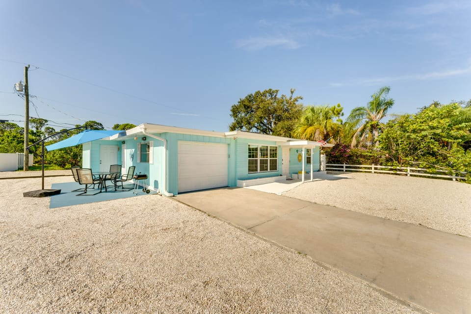 Pet-Friendly Venice Vacation Rental, 3 Mi to Beach House in South Venice