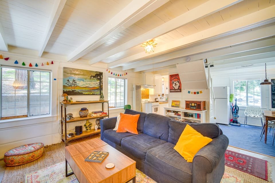 Crestline Vacation Rental, Close to Hiking Trails! House in Crestline