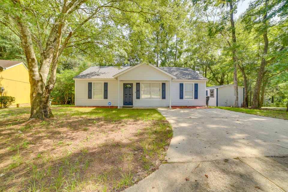 4 Mi to Dtwn! Tallahassee Home w/ Private Deck House in Tallahassee