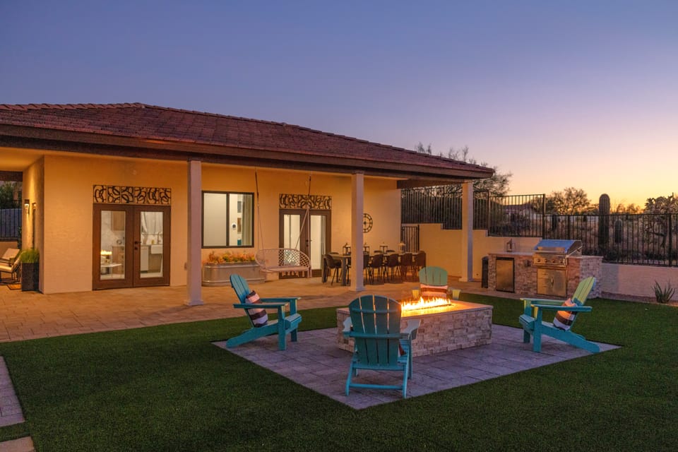 Game Room! Luxury Group Getaway in Fountain Hills House in Fountain Hills