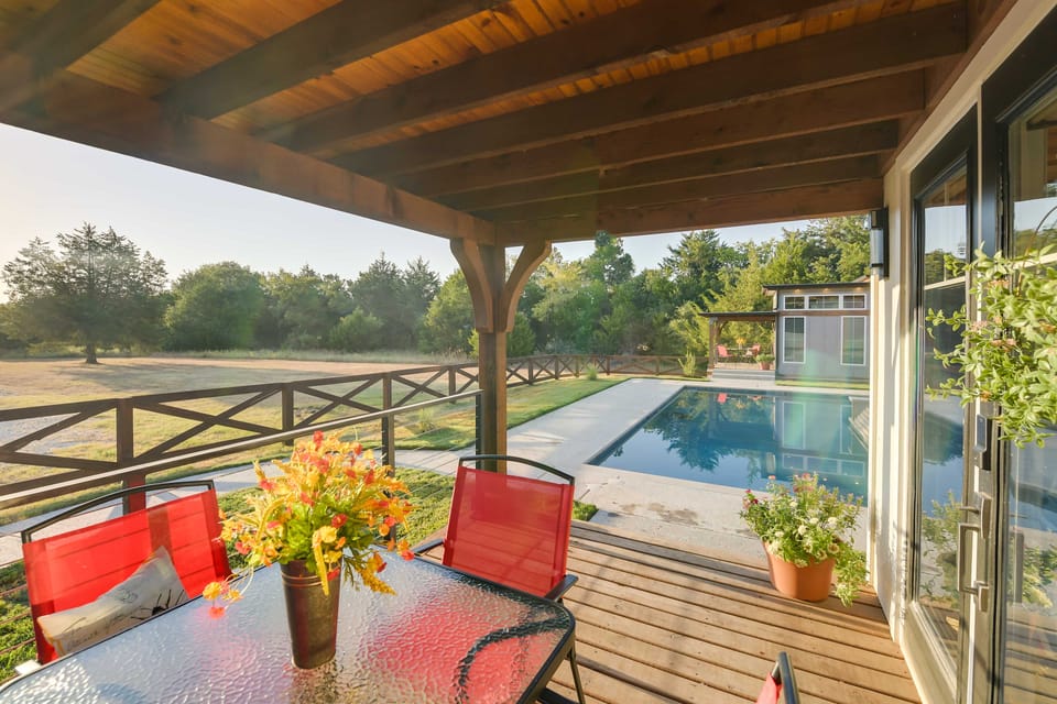 Outdoor Pool & Patio: Quiet Whitney Retreat! House in Texas
