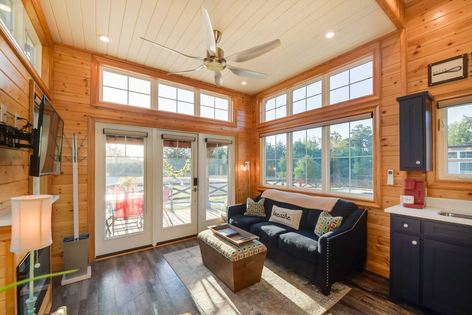Outdoor Pool & Patio: Quiet Whitney Retreat! House in Texas