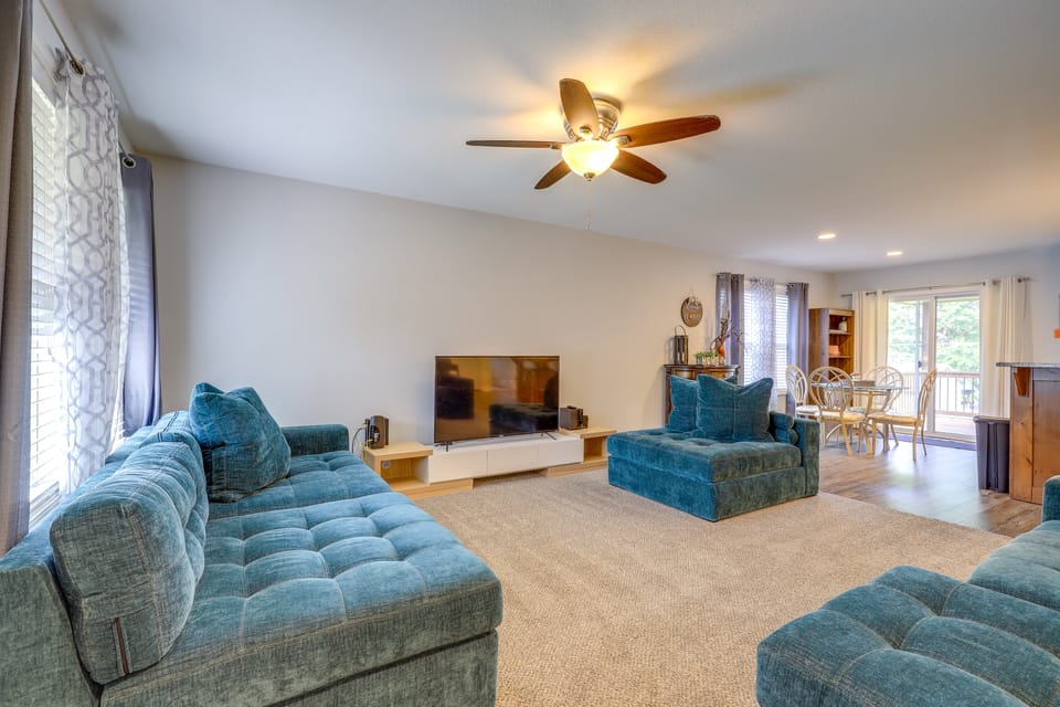 Covered Balcony! Family-Friendly Lansing Home House in Kansas