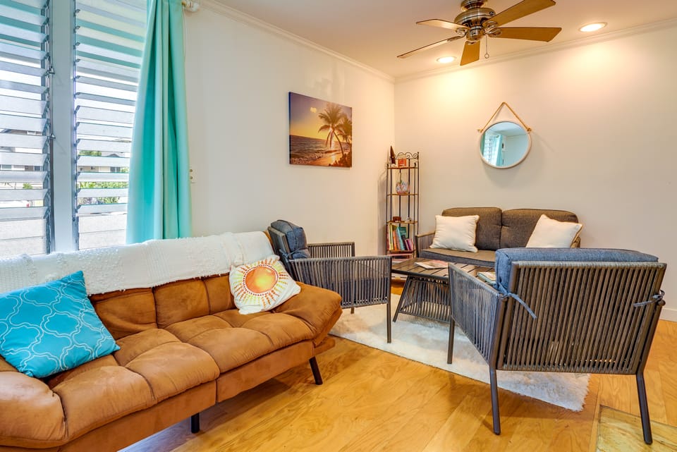 Surfer's Paradise: Waialua Condo Steps to Beach! Apartment in Mokuleia
