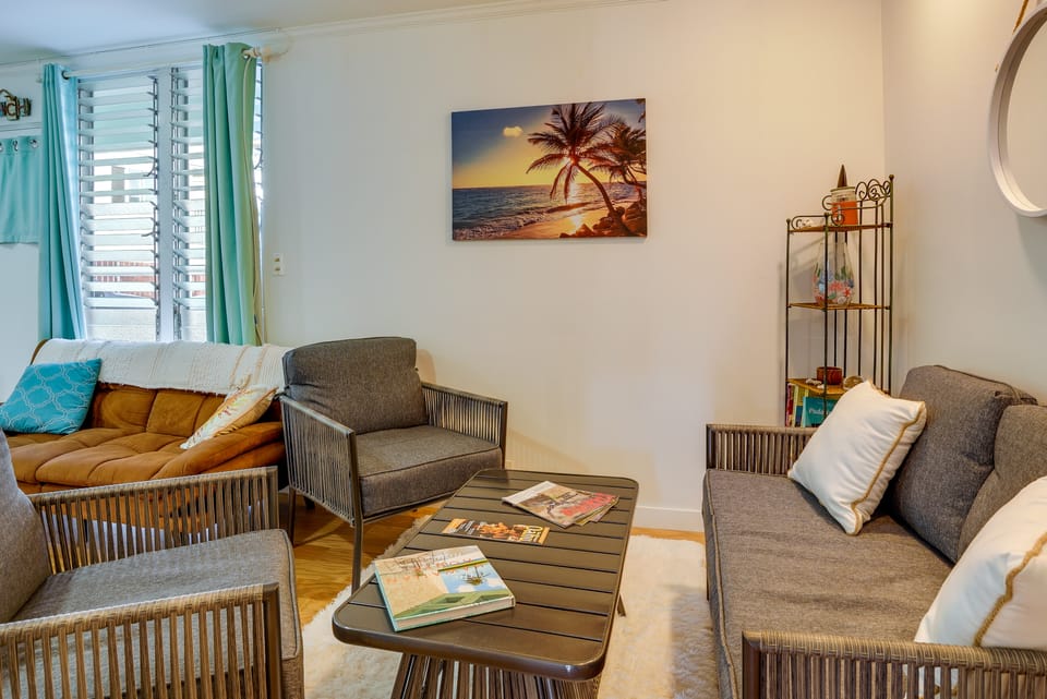 Surfer's Paradise: Waialua Condo Steps to Beach! Apartment in Mokuleia