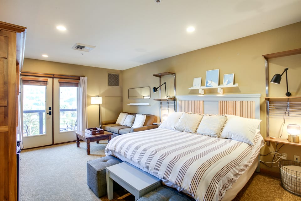 Pet-Friendly Silver Mountain Studio: Mountain View Apartment in Kellogg
