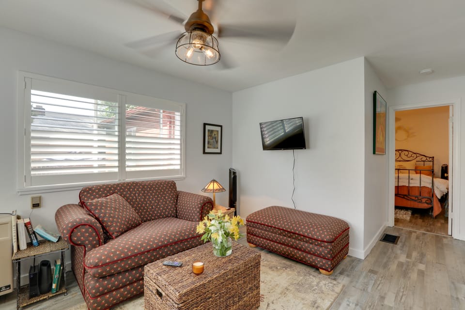 Hot Tub & Grill: Pet-Friendly Apt, Walk to Midtown Apartment in Reno