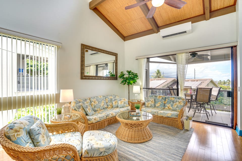 Downtown Kailua-Kona Condo w/ Pool & Views Apartment in Holualoa