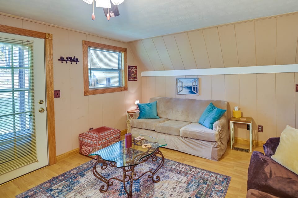 Dog-Friendly Home Rental ~ 5 Mi to Cave Run Lake! Cottage in Kentucky