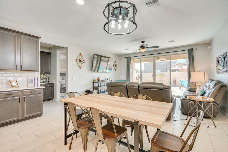 Tucson 4BR Retreat! Private Pool, Fire Pit! House in Arizona