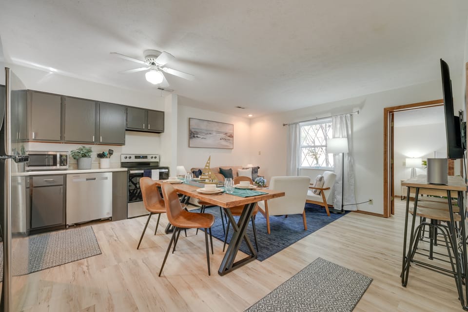 3 Mi to Silver Dollar City! Family Getaway w/ Pool House in Indian Point