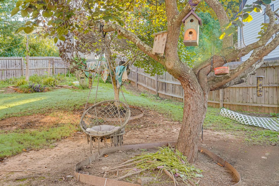 4 Mi to Chattahoochee River: Family Home w/ Yard! House in Roswell