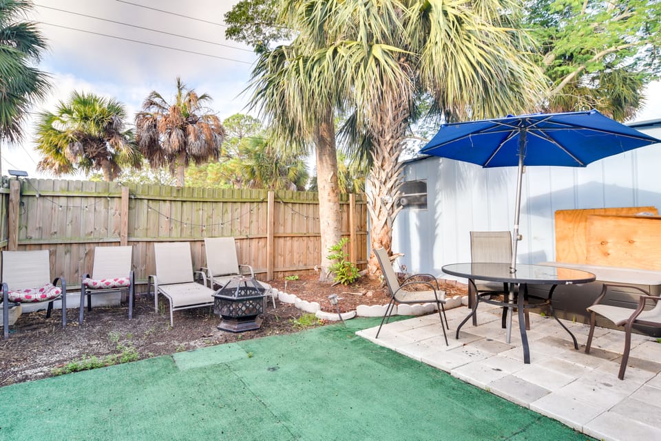 3 Mi to Beach: Remodeled Seminole Apt w/ Yard! Apartment in Seminole