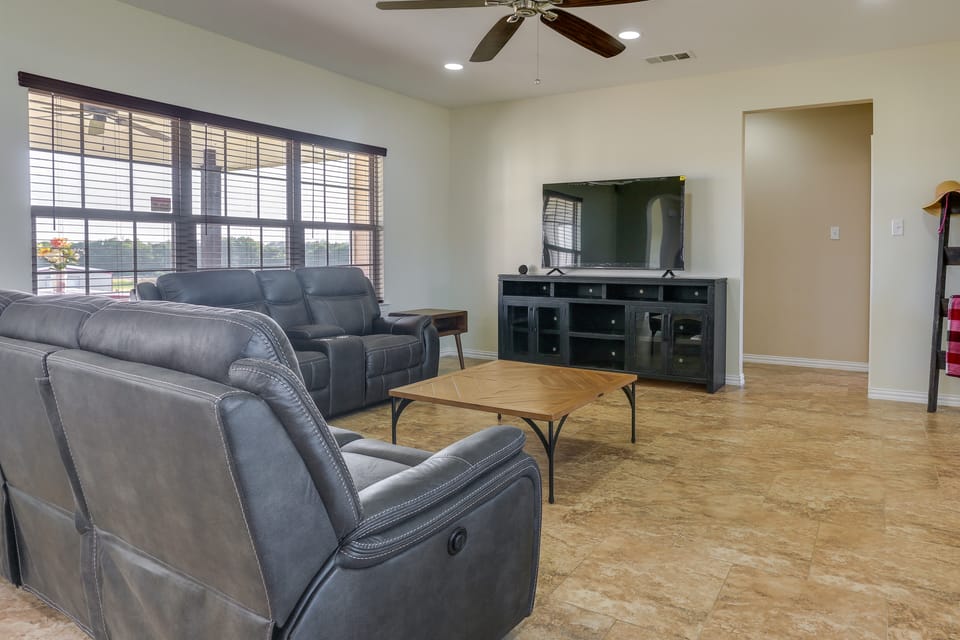 ~ 10 Mi to Dtwn McKinney: Home w/ Patio & Yard House in Texas