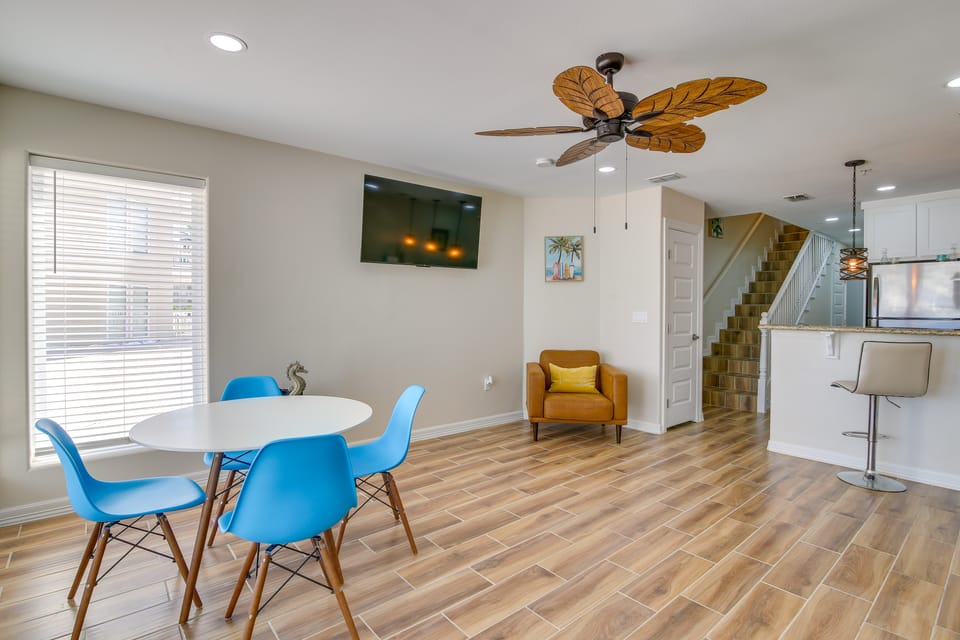 South Padre Island Condo: Walk to the Beach! Apartment in South Padre Island