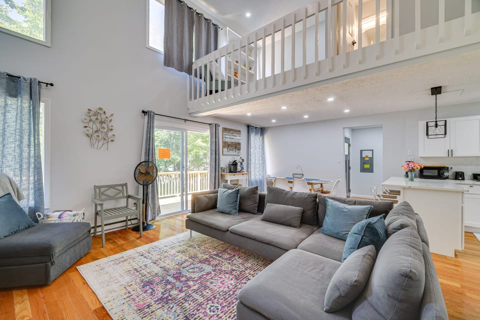 Community Perks: Family Poconos Home w/ Deck! House in Coolbaugh Township