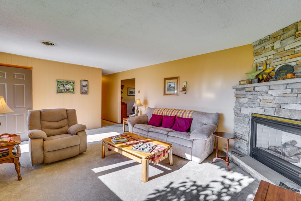 Muncy Vacation Rental w/ Deck & Views House in Pennsylvania