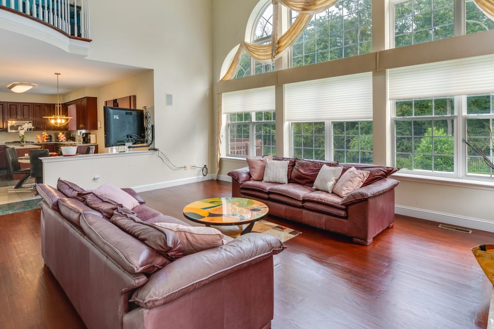 Centrally Located Family Home w/ Pool House in New Jersey