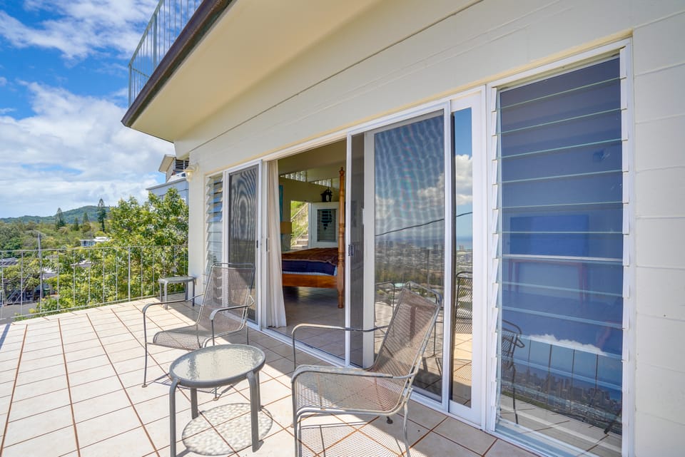4 Mi to Beaches: Honolulu Hideaway w/ Views! Apartment in Honolulu