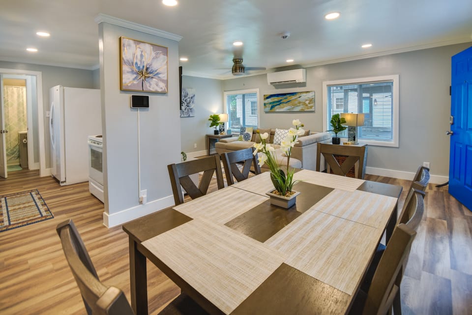 Walk to Beach: Hampton Home w/ Grill! House in Hampton