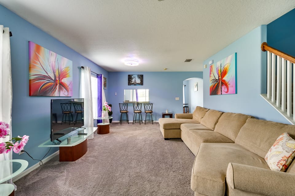 2 Mi to Epperson Lagoon: Home w/ Private Yard House in Wesley Chapel