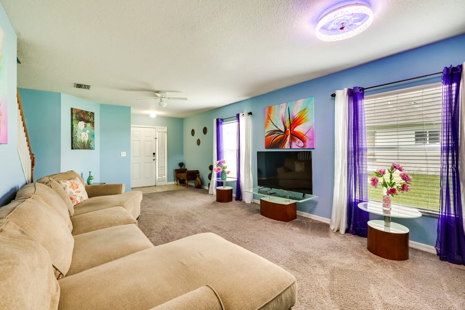 2 Mi to Epperson Lagoon: Home w/ Private Yard House in Wesley Chapel