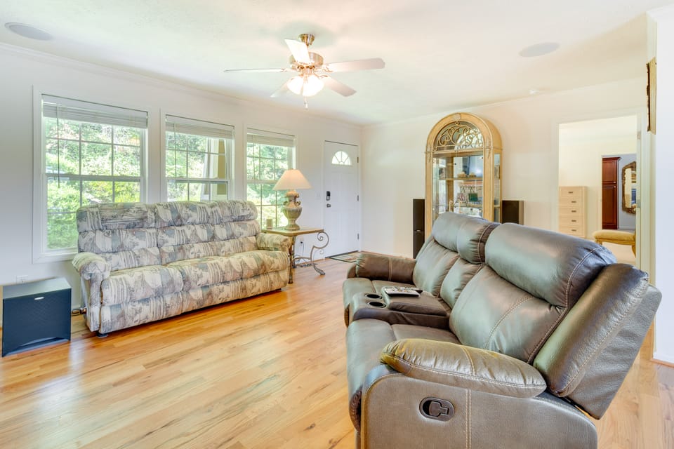 Hendersonville Retreat w/ Mtn Views & Deck! House in Tennessee