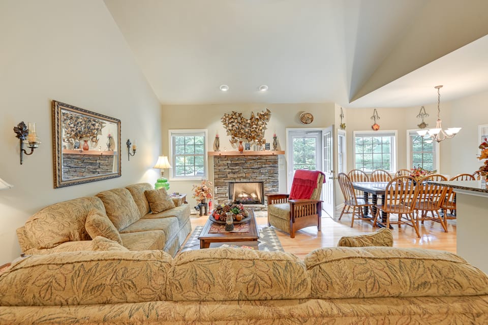 Deer Ridge: Gated Mountain Retreat for 11 House in Otto