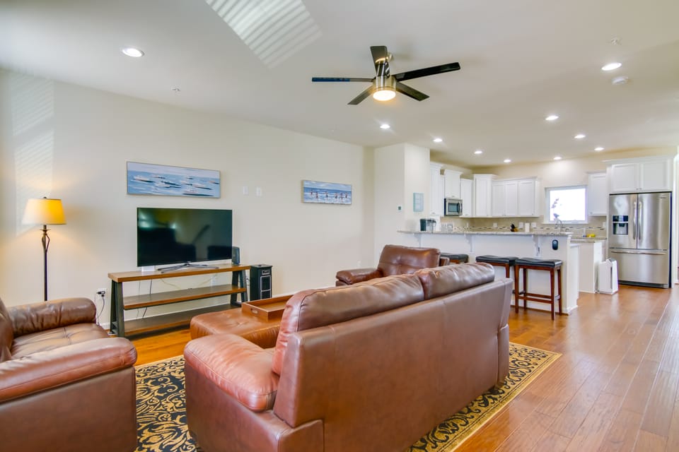 Bay Views! Luxury Family Retreat in Ocean City Apartment in Worcester County