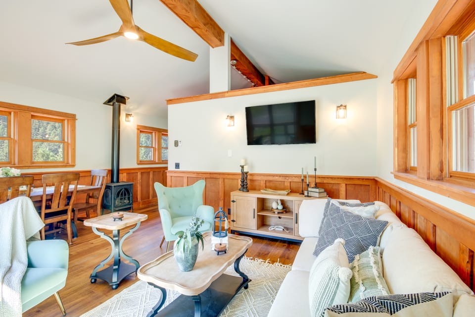 Secluded Livingston Retreat w/ Deck + Fire Pit! House in Pray