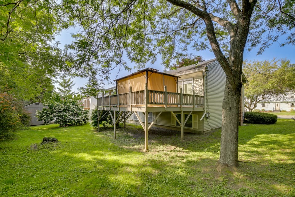 Great for Families: Waterville Retreat w/ Yard! House in Waterville