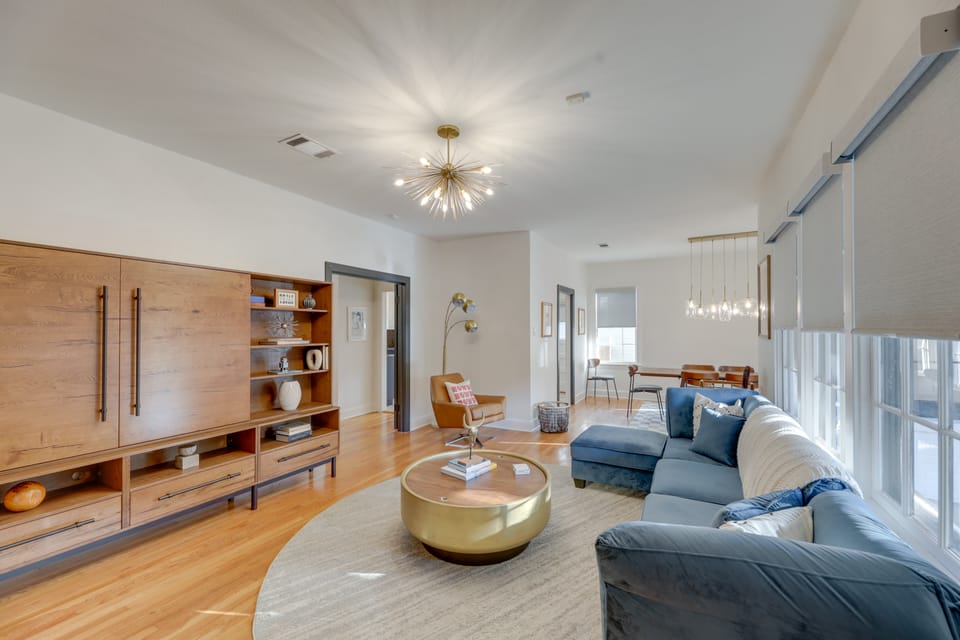 2 Mi to Downtown Austin: Family Home w/ Porch! House in Austin